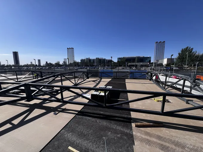 Pit Building F1